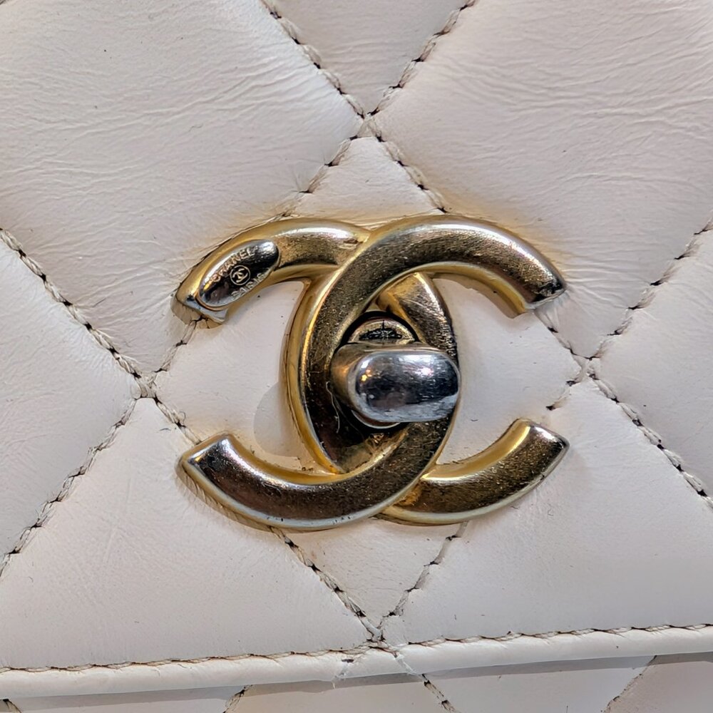 Chanel 19 White Lambskin Small Flap Bag with Pink/Blue Hardware - Picture 6 of 14